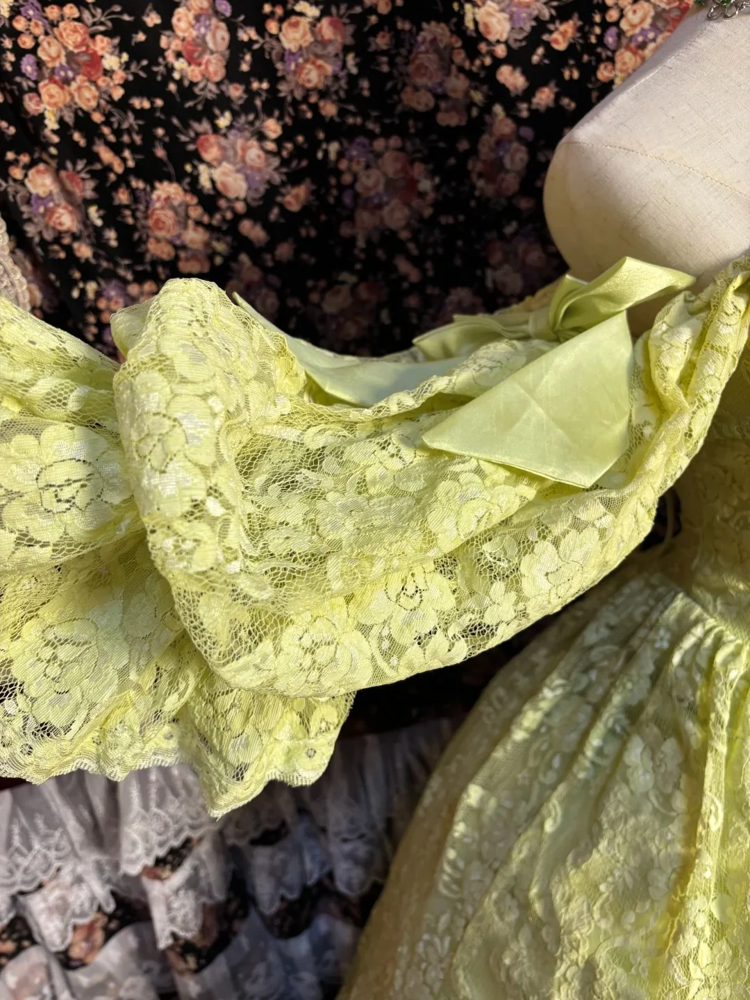 Grass Green Lace Flower Opening Ceremony Skirt Satin Floor-Length Wedding Dress P3044 - Image 4