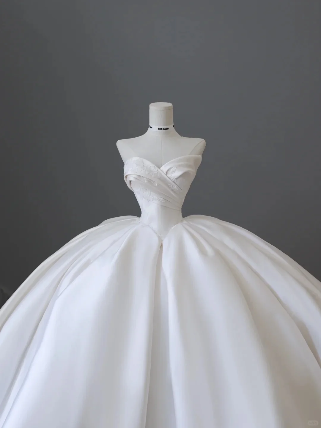 Clean white flowing V-neck satin lace wedding dress P2502 - Image 4