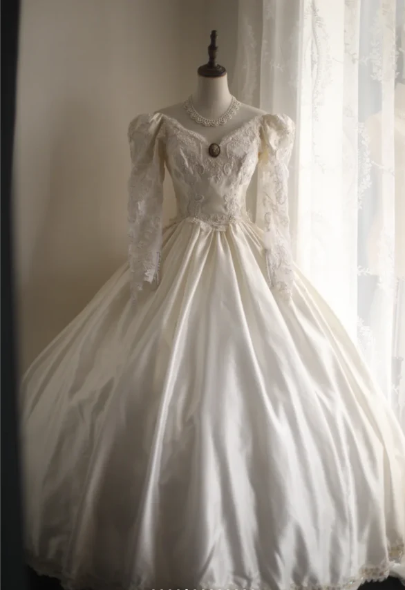 Cream Beige Palace Retro Long Sleeve Bow Satin Wedding Dress P2861 - Image 5