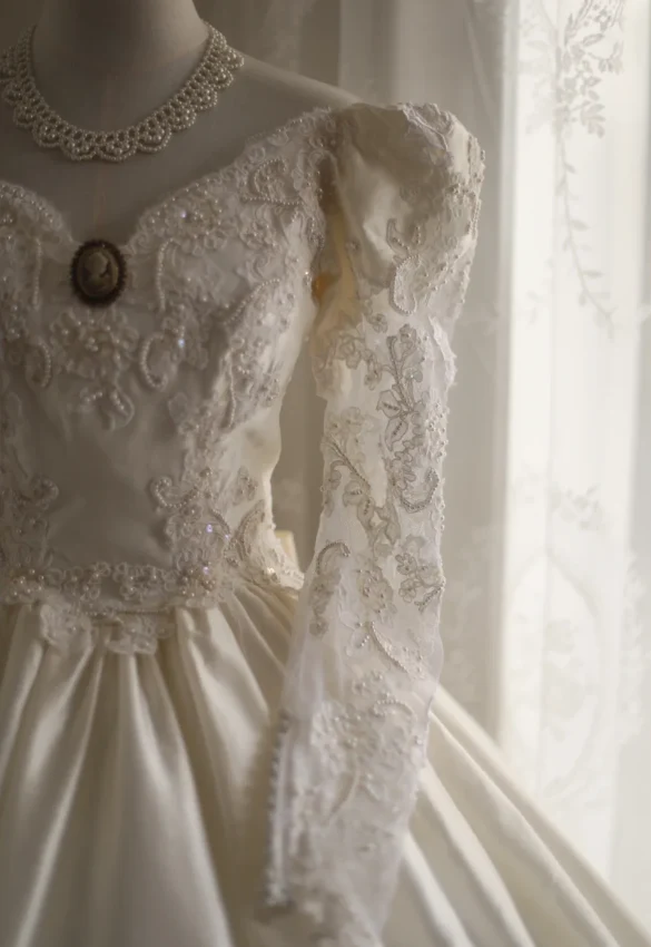 Cream Beige Palace Retro Long Sleeve Bow Satin Wedding Dress P2861 - Image 8