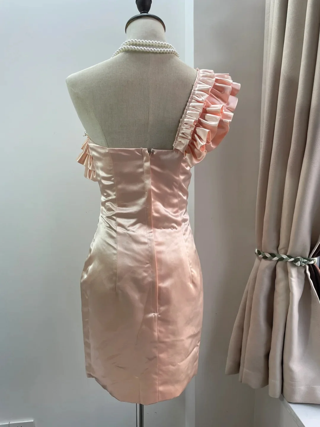 Cute Pink Off-shoulder Satin Tight-fitting Hip 17th Birthday Homecoming Dress P3536 - Image 2