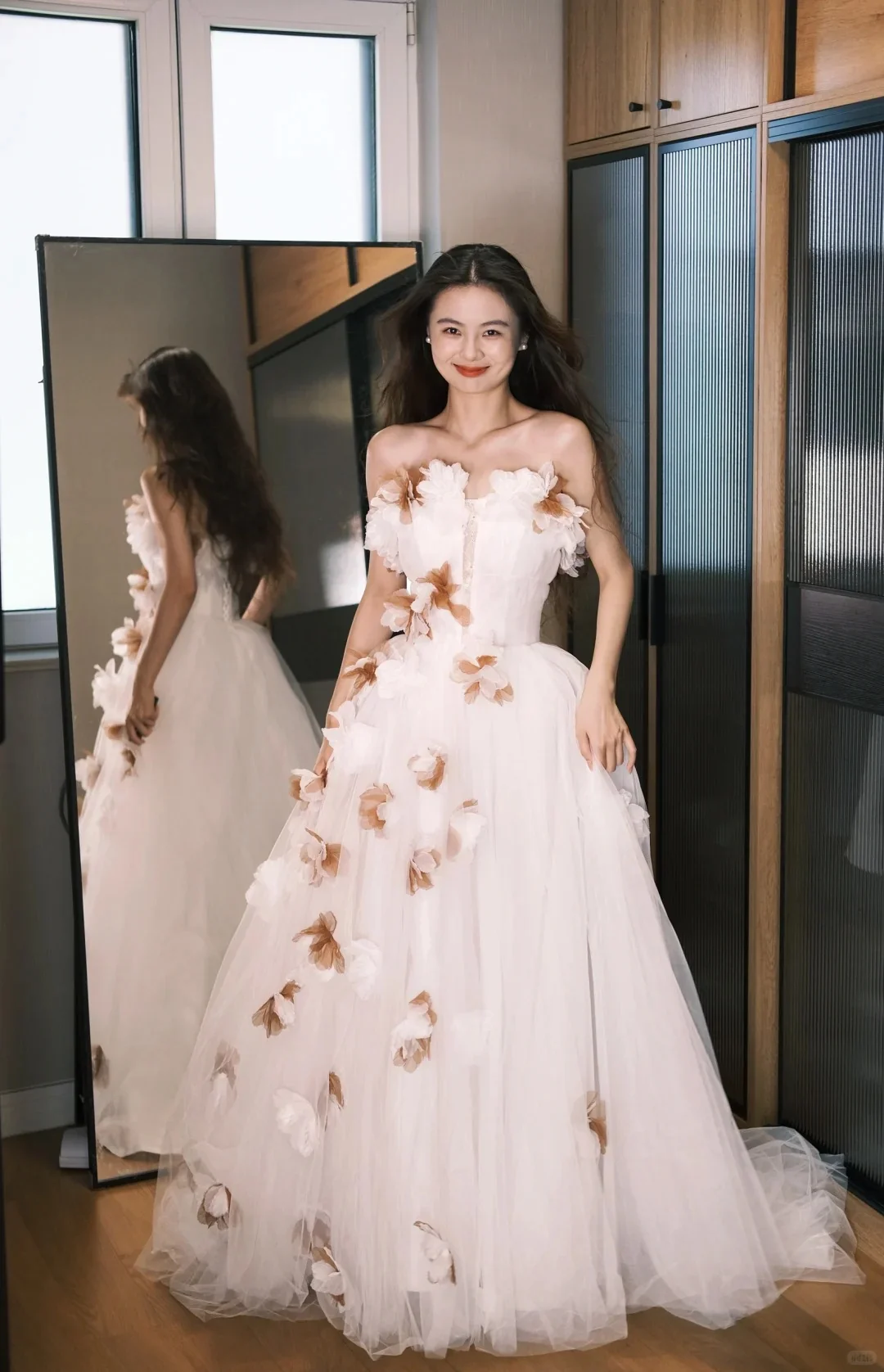 Dreamy White Off-the-Shoulder A-Line 3D Petal Tulle Train Prom Dress Evening Dress P4766 - Image 4