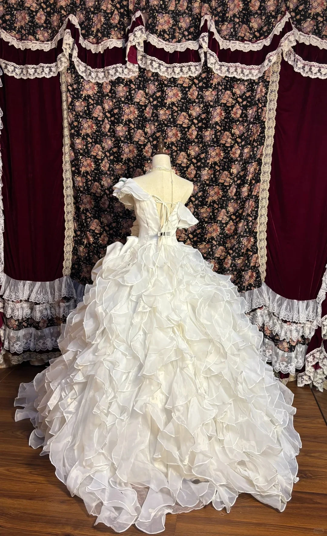 Elegant 3D Flower Off-shoulder Wavy Skirt Wedding Dress P3047 - Image 2