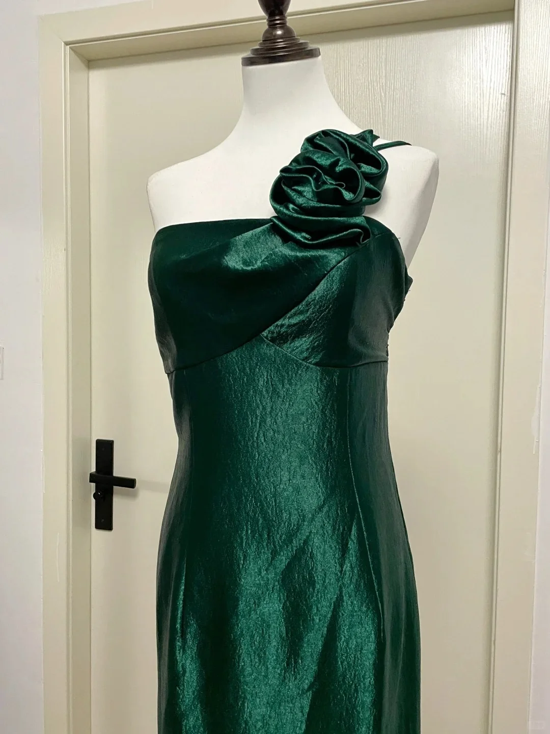 Elegant Dark Green 3D Floral One-shoulder Satin Long Prom Dress Evening Dress P4190 - Image 2