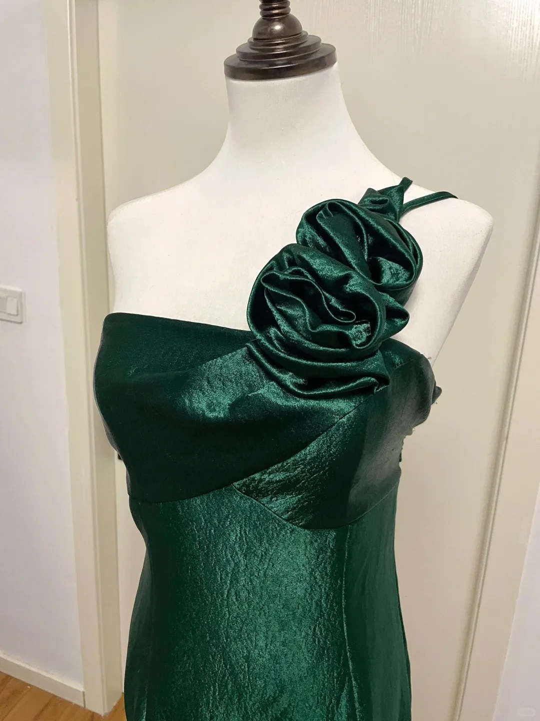 Elegant Dark Green 3D Floral One-shoulder Satin Long Prom Dress Evening Dress P4190 - Image 4