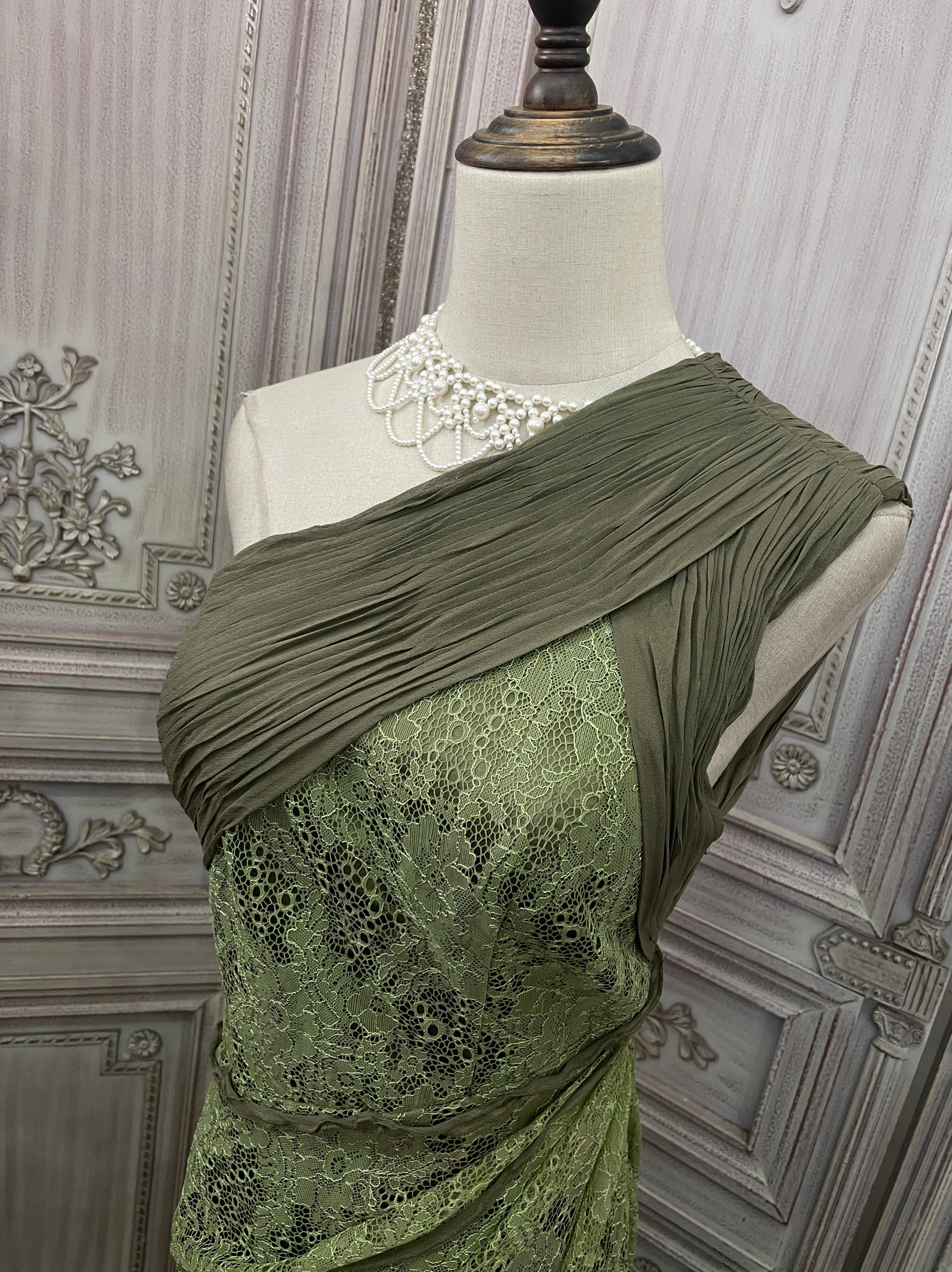 Elegant Green One-Shoulder Fitted Pleated Waist Lace Train Prom Dress Evening Dress P4731 - Image 2