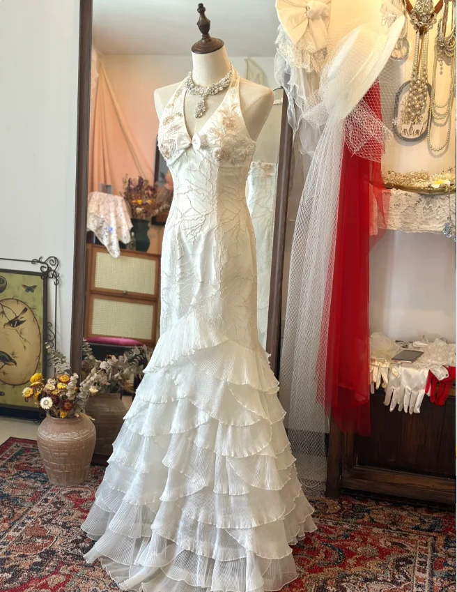 Elegant Mermaid Halter Neck Fitted Layered Tulle Floor-Length Wedding Dress P2938 - Image 4