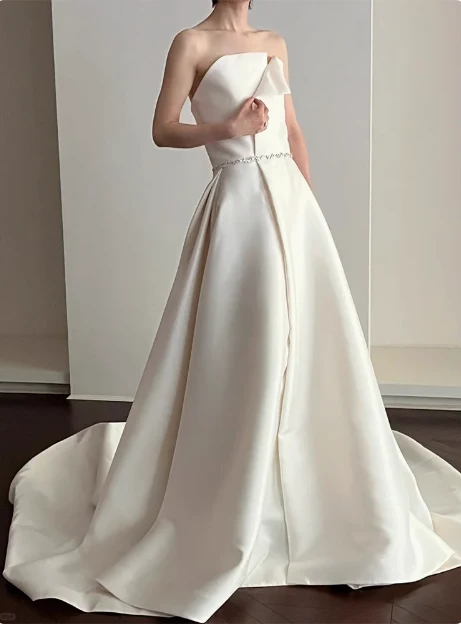 Elegant minimalist white off-shoulder satin floor-length wedding dress P2688 - Image 2