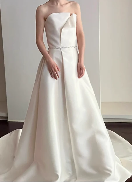 Elegant minimalist white off-shoulder satin floor-length wedding dress P2688 - Image 3