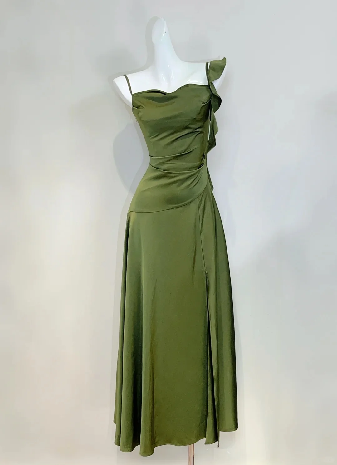 Elegant Olive Green Slim Fit Ruffled Satin Prom Dress Evening Dress P4076 - Image 2
