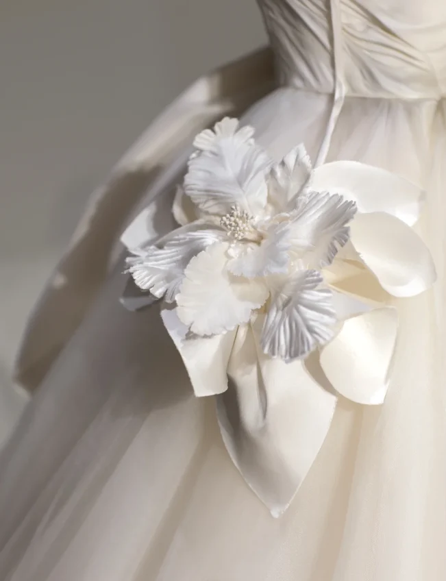 Elegant Satin Magnolia Tulle Splicing Fairy Floor-Length Wedding Dress P2879 - Image 2