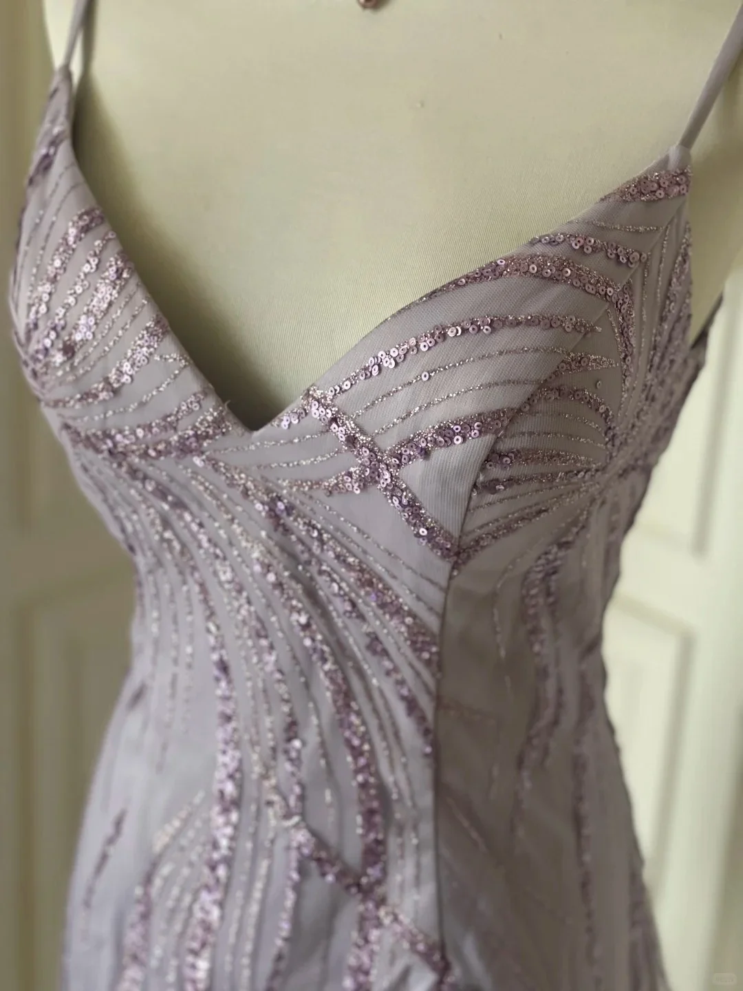 Elegant V-neck Purple Sequin Spaghetti Strap Mini Homecoming Dress P3505 - Image 5