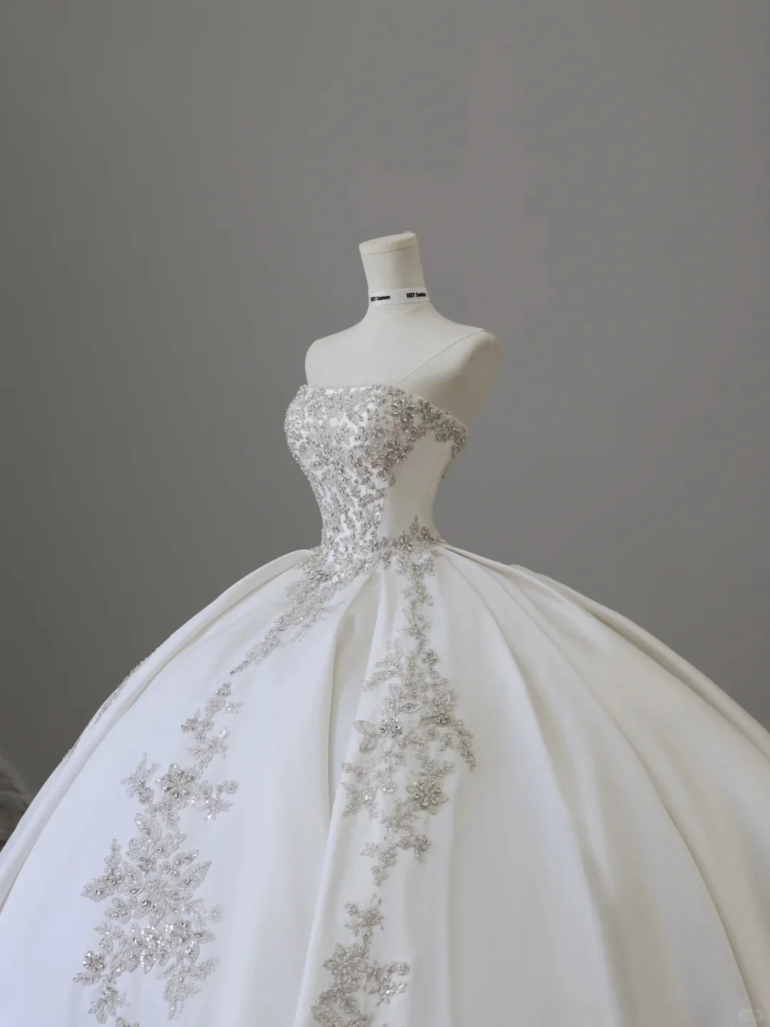 Elegant White Beaded Strapless Satin Floor-Length Wedding Dress P2512 - Image 2