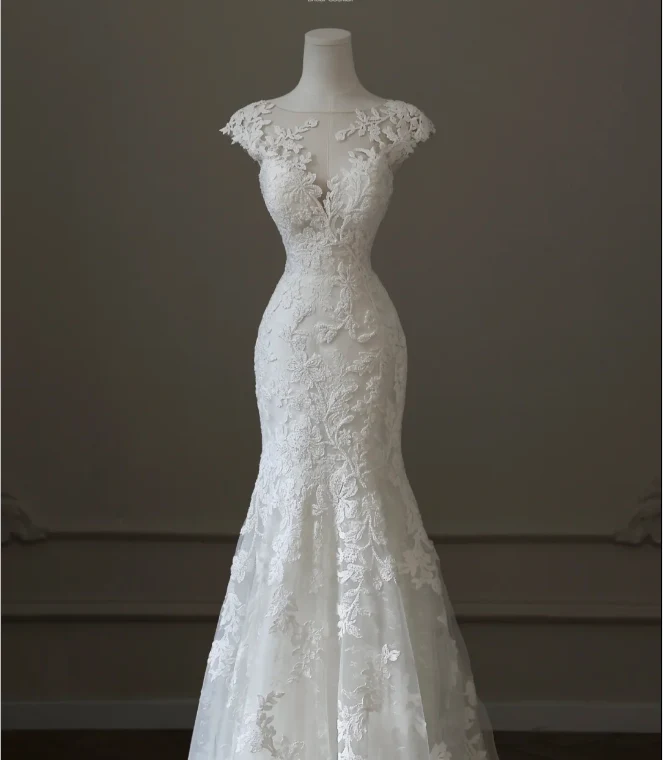 Elegant White Lace Round Neck Sleeveless Tulle Mermaid Wedding Dress P2590 - Image 3