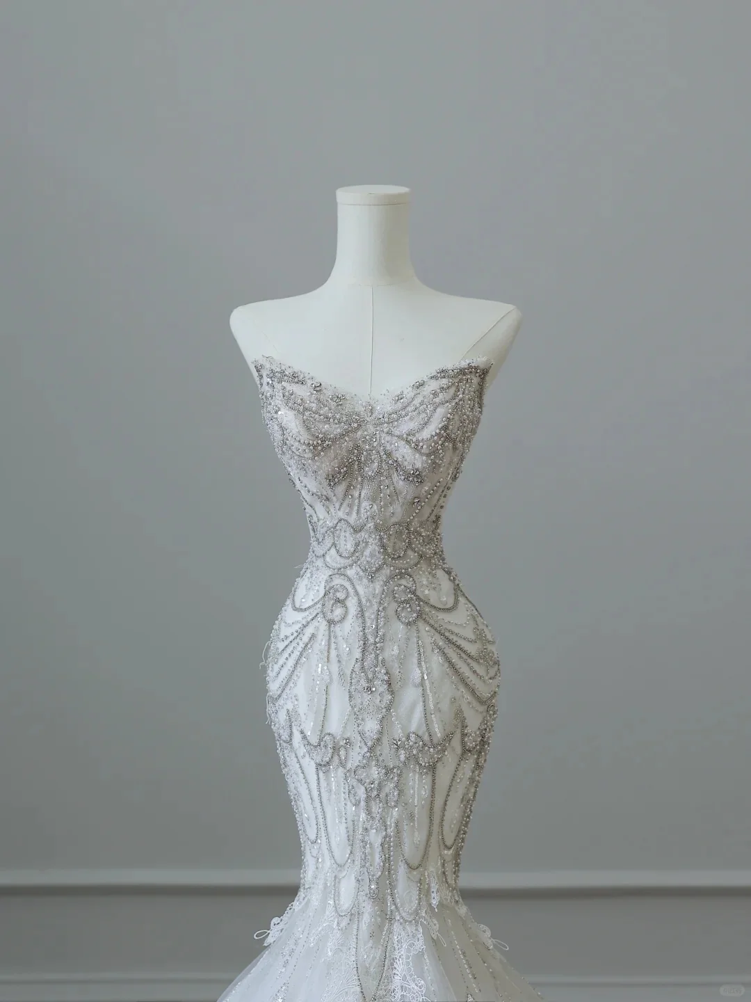Elegant White Mermaid Off-the-Shoulder Bodycon Beaded Tulle Floor-Length Wedding Dress P2532 - Image 4