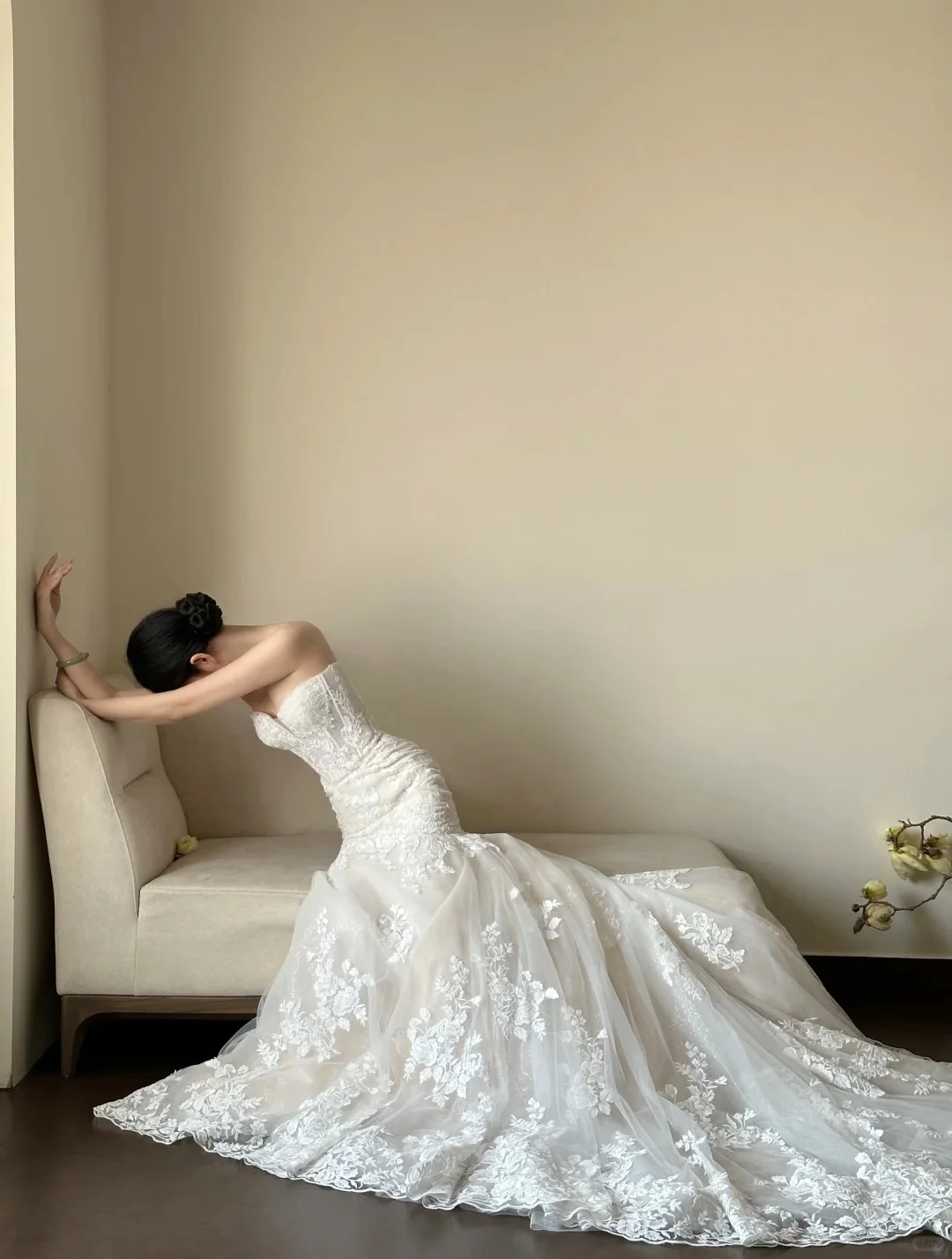 Elegant White Mermaid Train Lace Tulle Wedding Dress P4028 - Image 2