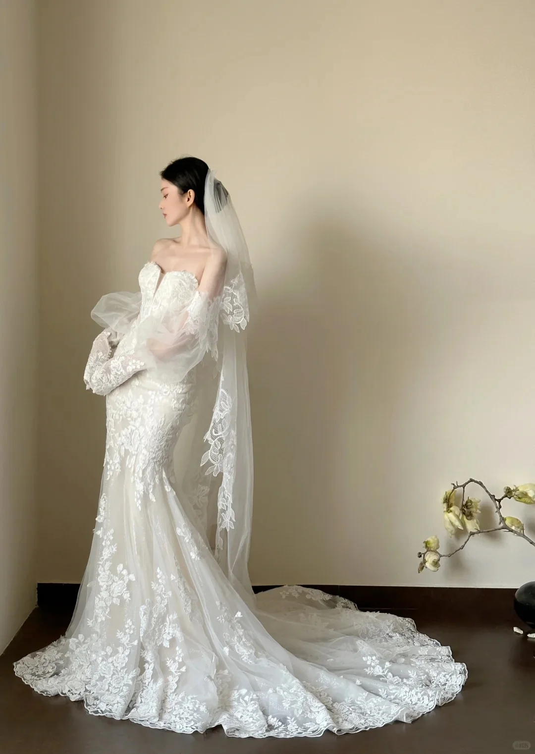 Elegant White Mermaid Train Lace Tulle Wedding Dress P4028 - Image 4