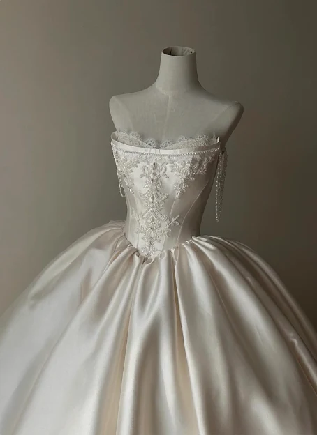 French Retro Satin Strapless Ball Gown Long Wedding Dress P2758 - Image 5