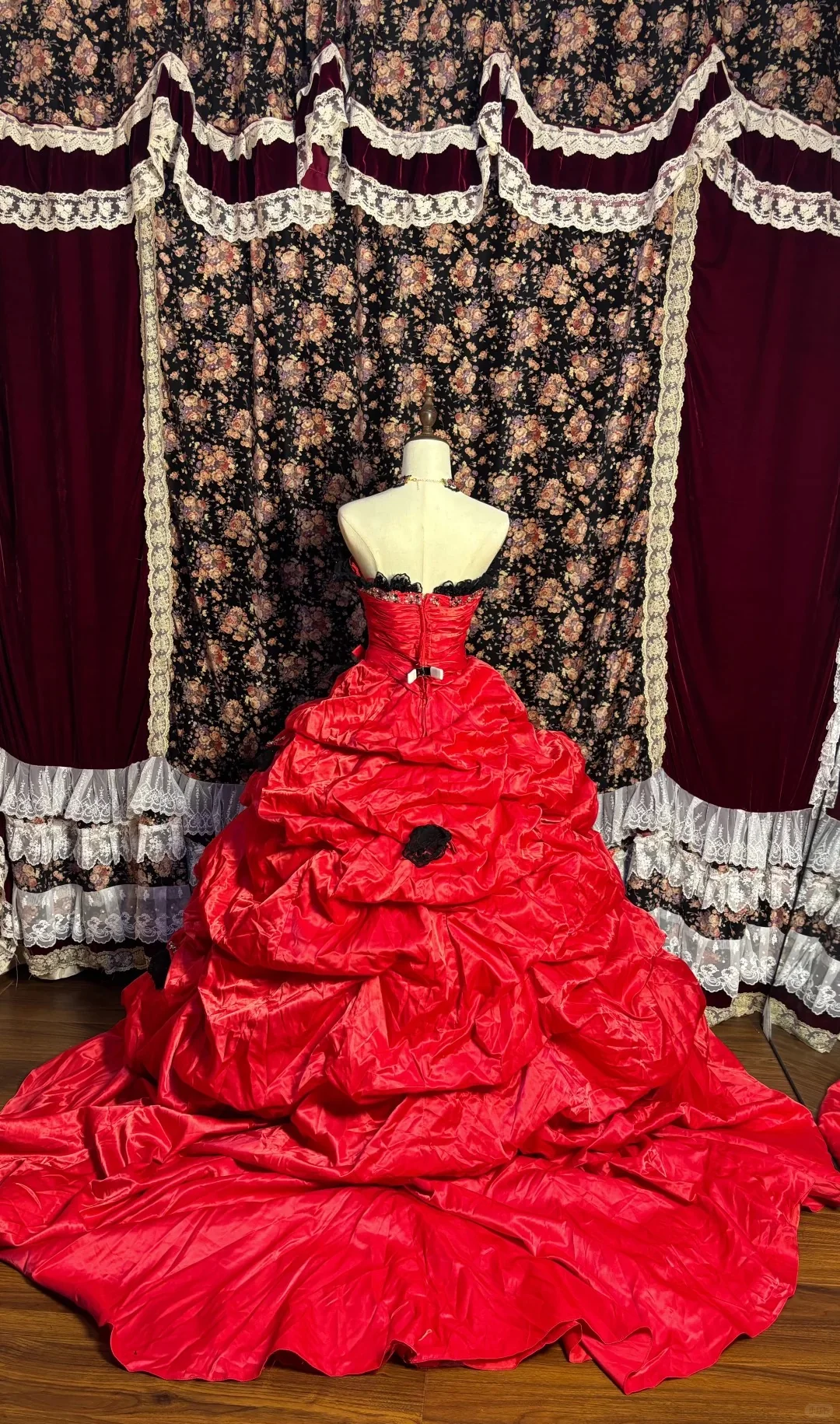 Gorgeous Tomato Red Thick Satin Black Lace Irregular Skirt Wedding Dress P3037 - Image 2