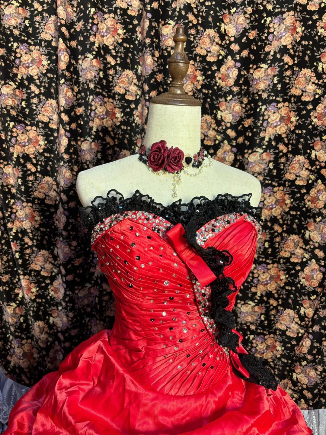 Gorgeous Tomato Red Thick Satin Black Lace Irregular Skirt Wedding Dress P3037 - Image 3