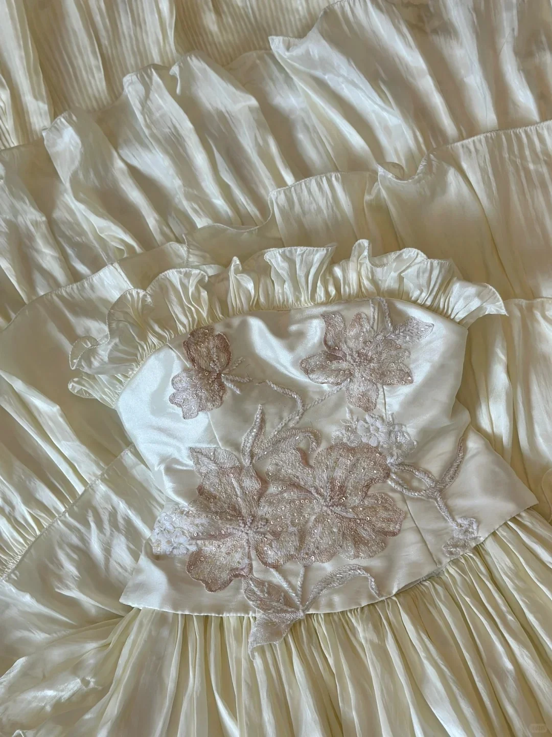 Light beige tube top cake layered trailing wedding dress P2957 - Image 4