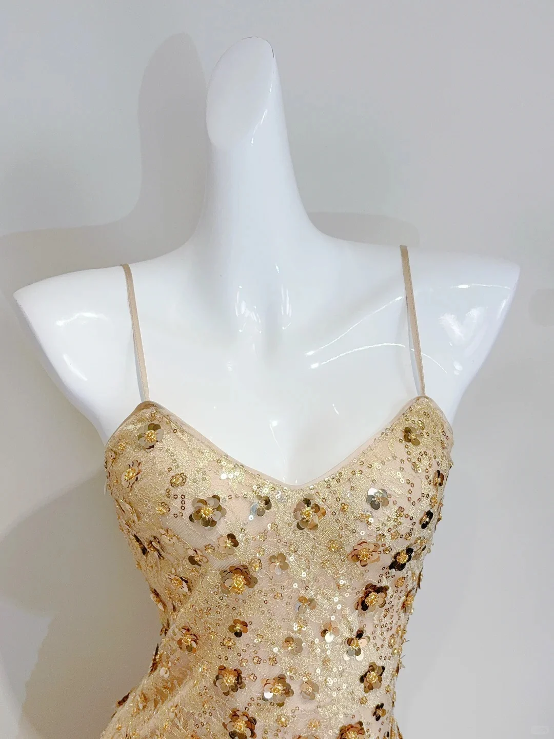Luxury Gold Mermaid Strapless V-Neck Sequined Long Prom Dress Evening Dress P4075 - Image 4