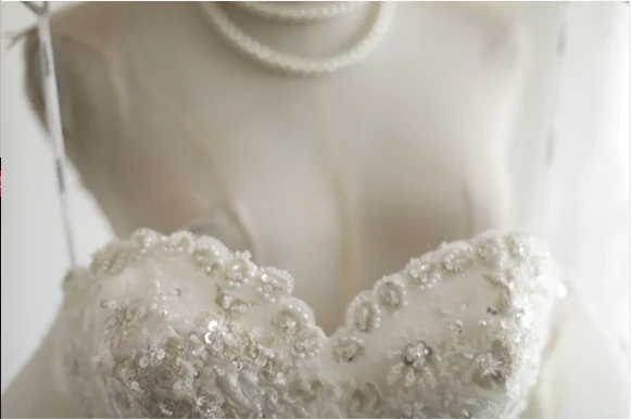 Princess one-shoulder palace irregular pleated lace hemming handmade flower pieces beaded floor-length wedding dress P2801 - Image 4