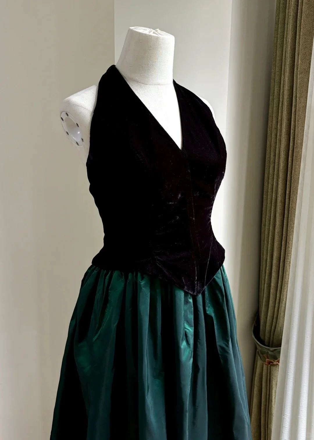Retro Black And Green A-line Halter Neck Velvet And Satin Prom Dress Evening Dress P4188 - Image 5