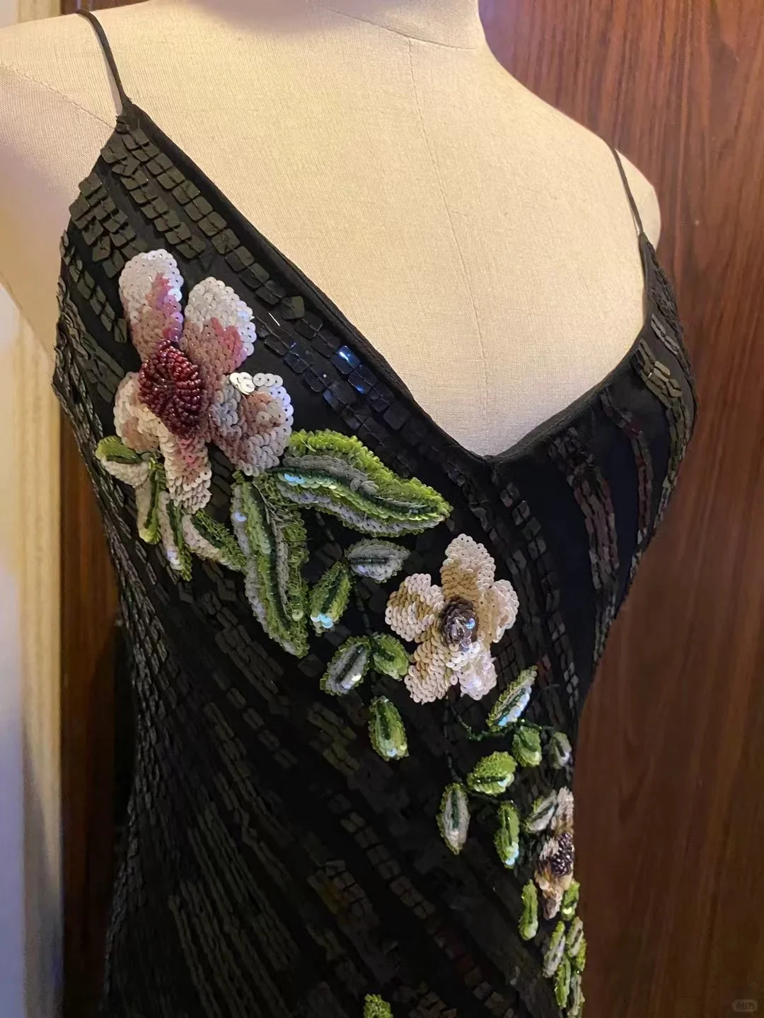 Retro Black Mermaid Deep V Halter Sequined Long Prom Dress Evening Dress P4180 - Image 3