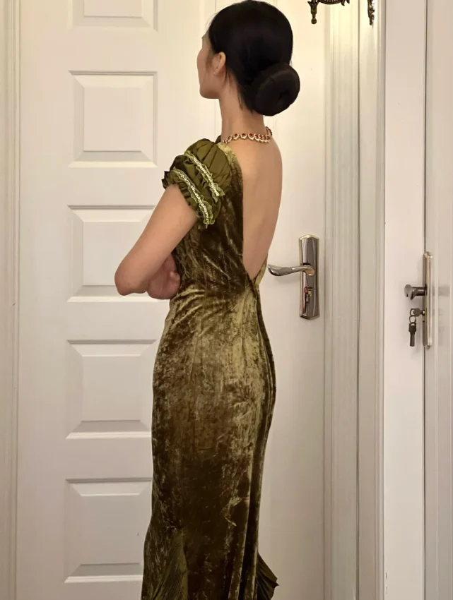 Retro Elegant Green Mermaid Square Neck Short Sleeve Layered Ruffle Velvet Train Prom Dress Evening Dress P4160 - Image 5