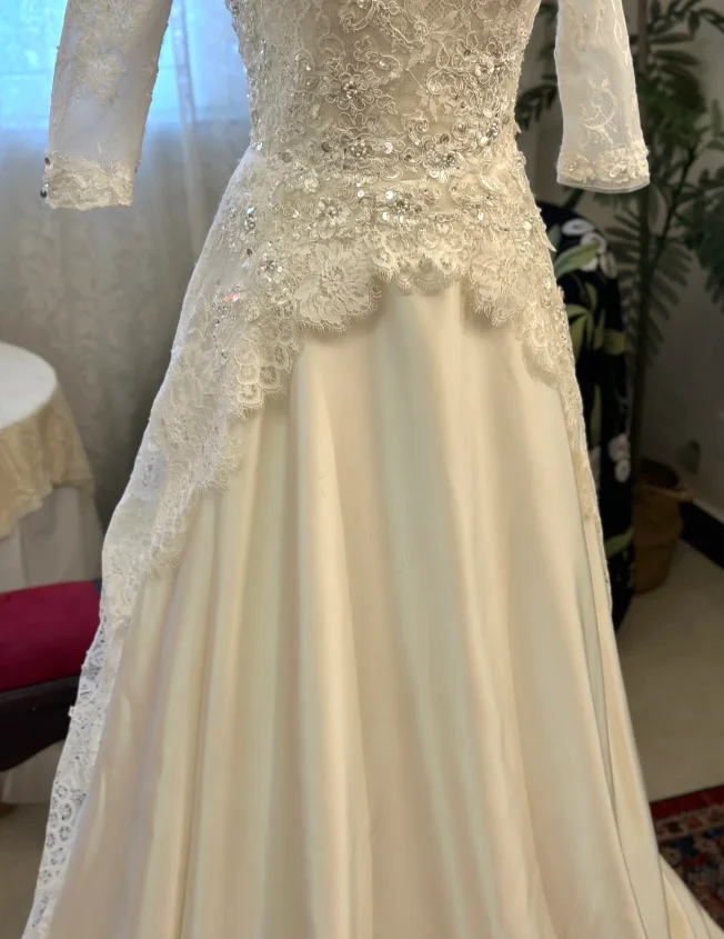Retro Elegant One Shoulder Mid-Length Sleeve Lace Satin Wedding Dress with Train P2923 - Image 4
