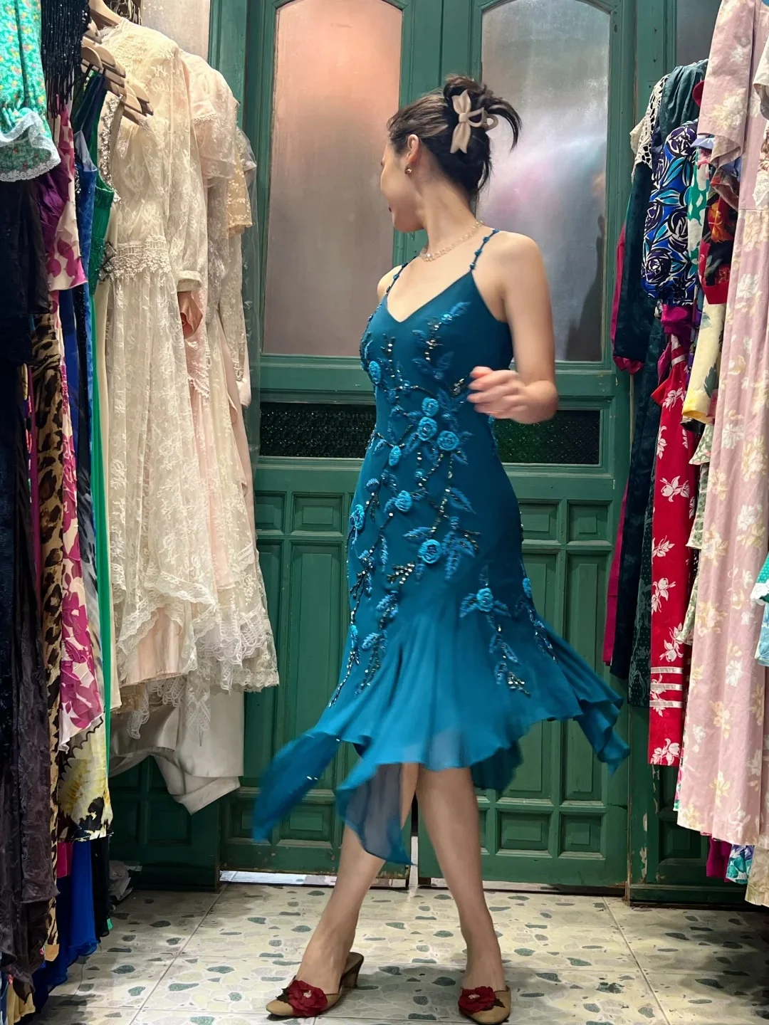 Retro Elegant Peacock Blue Irregular Deep V Halter Embroidered Chiffon Prom Dress Evening Dress P4119 - Image 3