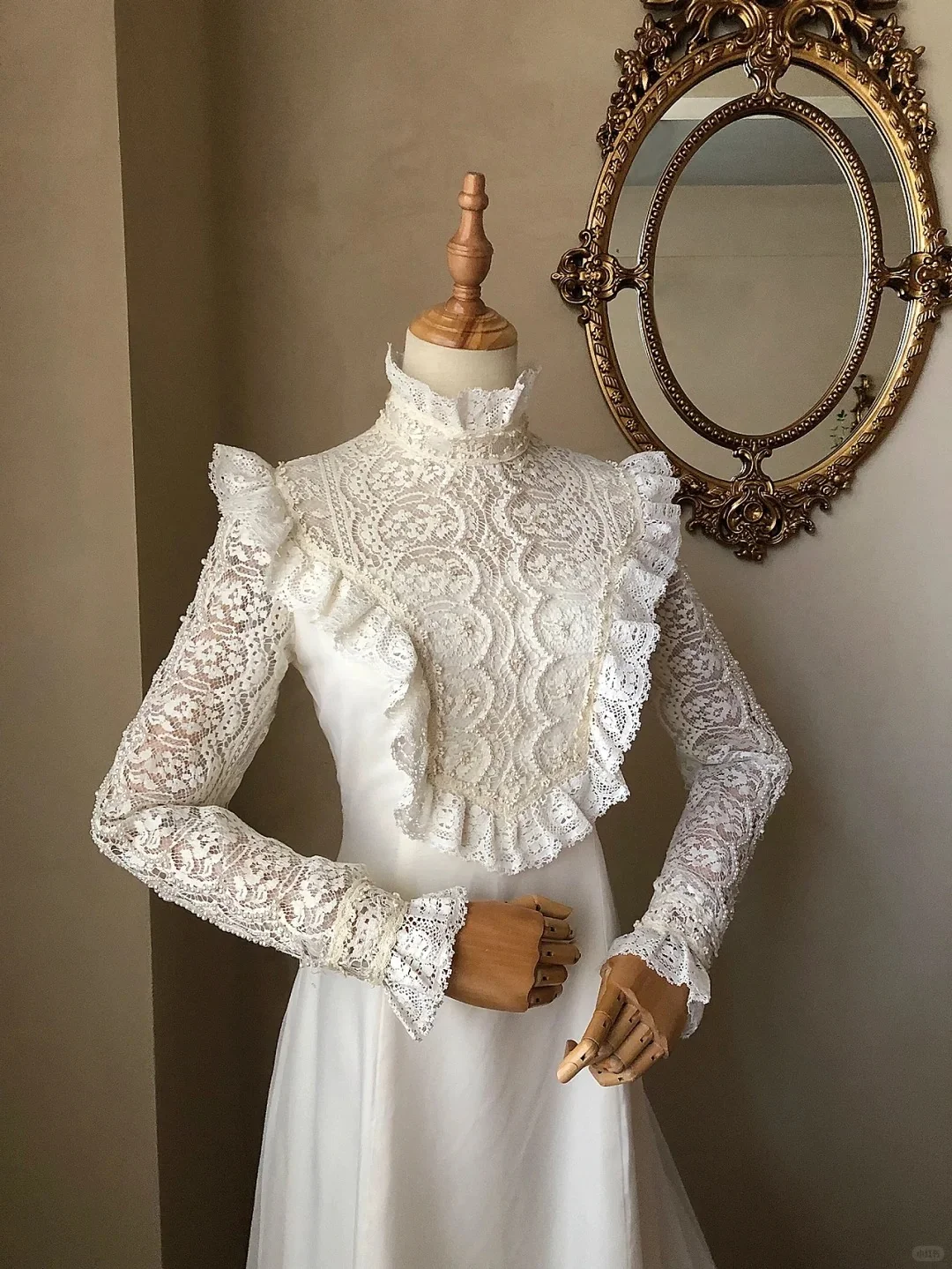 Retro high collar long sleeve lace patchwork gentle trailing wedding dress P3077 - Image 2