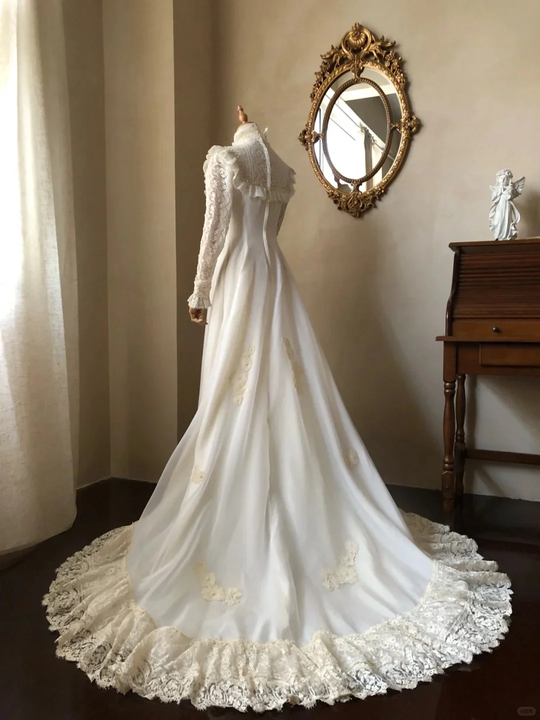 Retro high collar long sleeve lace patchwork gentle trailing wedding dress P3077 - Image 3