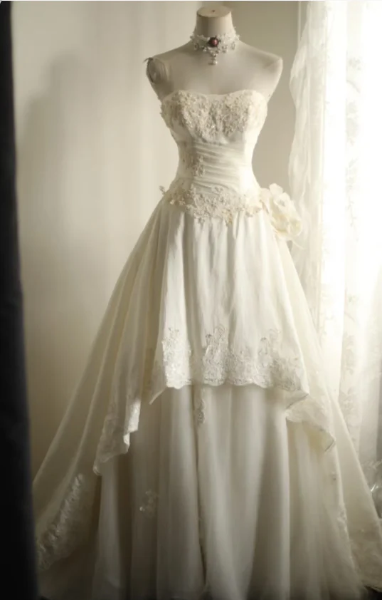 Retro palace irregular white satin beaded tube top wedding dress P2802 - Image 6
