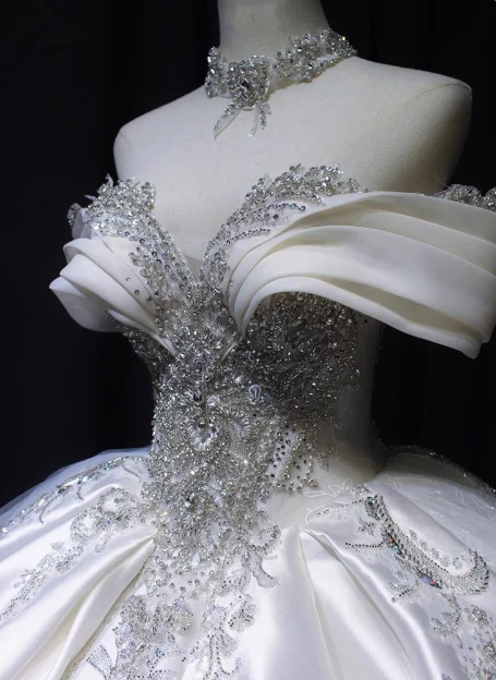 Retro Palace Style Off-shoulder Satin Beaded Floor-length Wedding Dress P2671 - Image 4