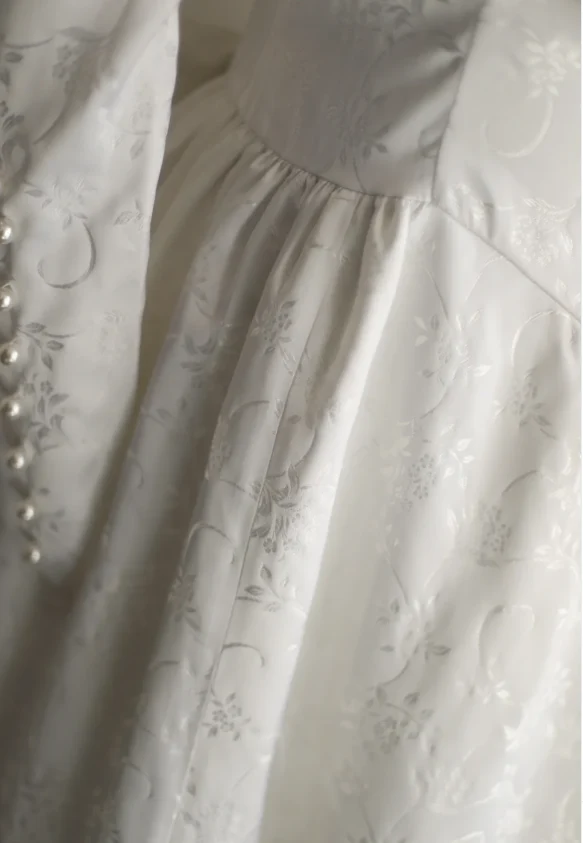 Retro White Dark Pattern Printed Leg of Mutton Sleeve Bowknot Small Train Wedding Dress P2843 - Image 6