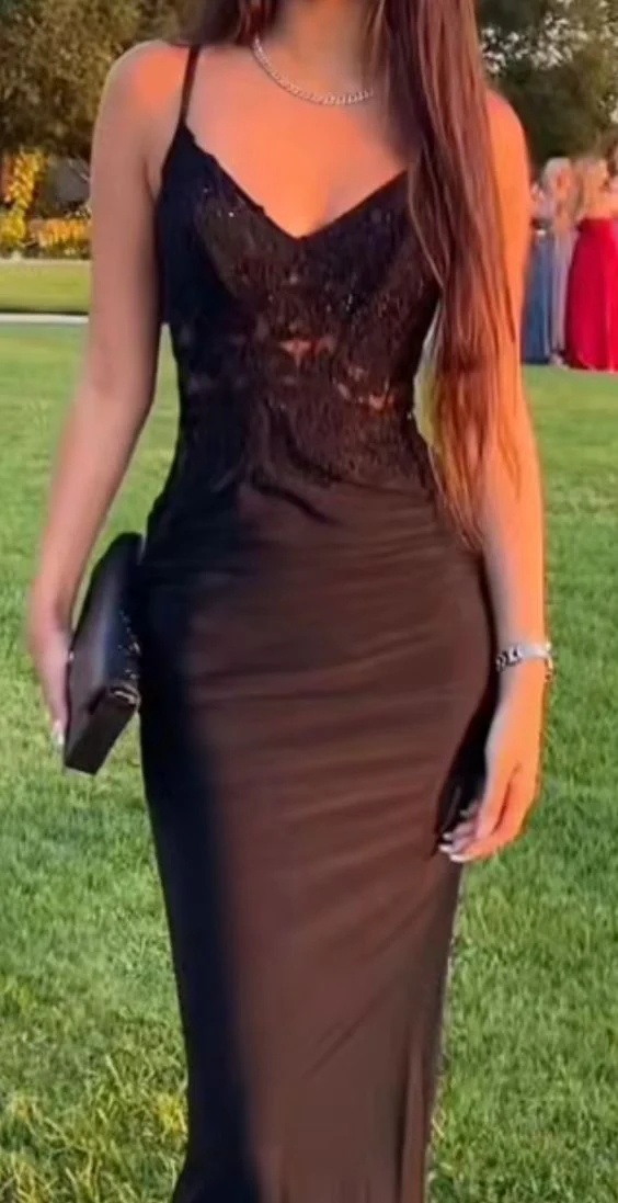 Sheath/Column Elastic Woven Satin Applique V-neck Sleeveless Black Prom Dress P1076 - Image 2