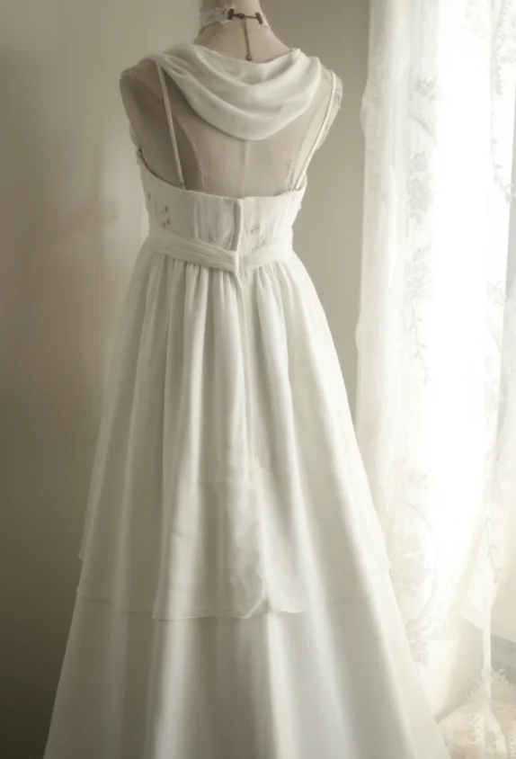Simple halterneck Roman chiffon flowing wedding dress P2809 - Image 3