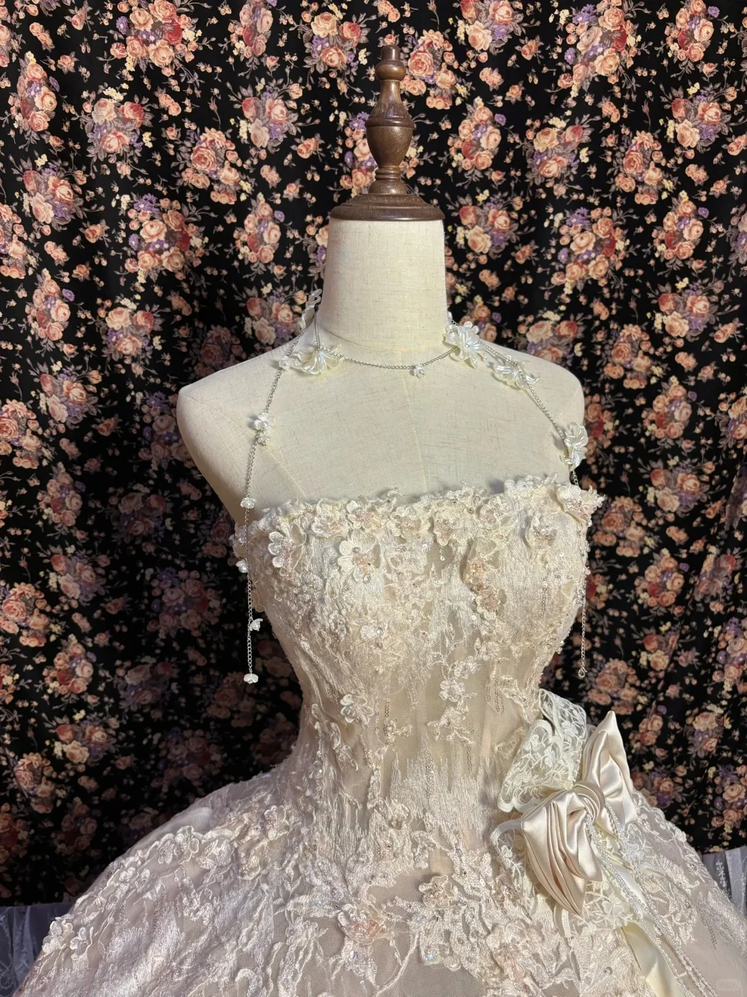 Sweet Pink Embroidered Lace 3D Flower Herringbone Princess Wedding Dress P3008 - Image 2
