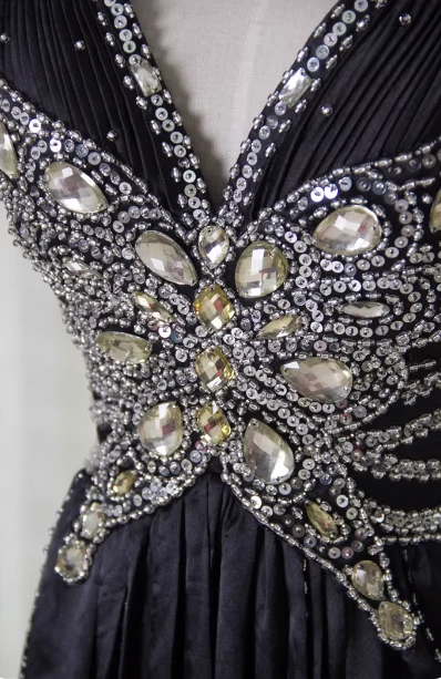 Vintage Black A-Line V-Neck Open Back Butterfly Rhinestone Beaded Satin Long Prom Dress Evening Dress P4348 - Image 4