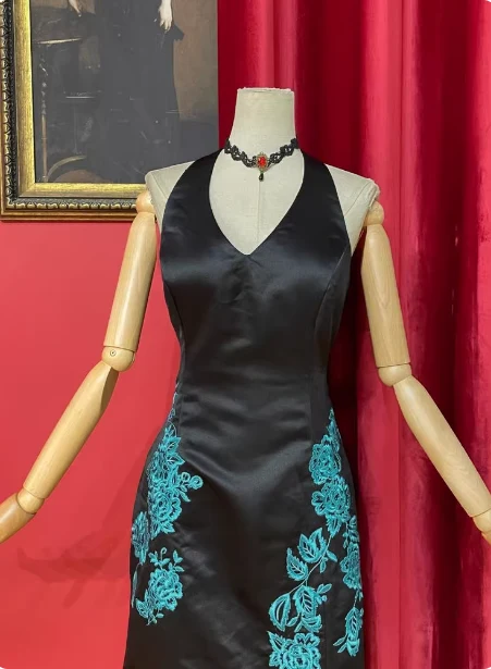 Vintage Black Halter V-Neck Mermaid Embroidered Satin Long Prom Dress Evening Dress P4722 - Image 2