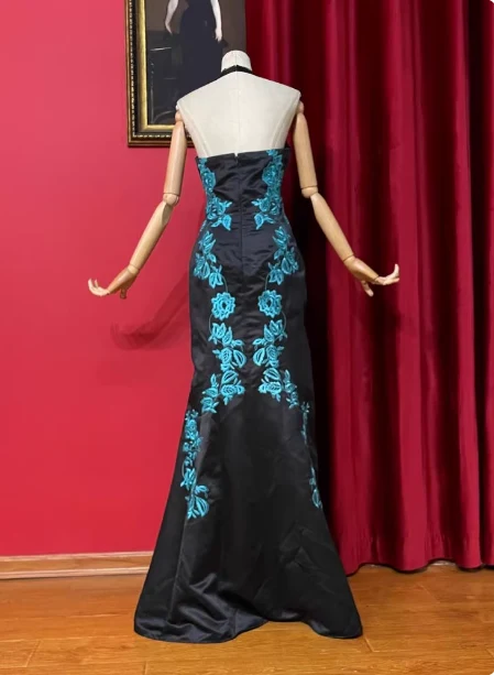 Vintage Black Halter V-Neck Mermaid Embroidered Satin Long Prom Dress Evening Dress P4722 - Image 4