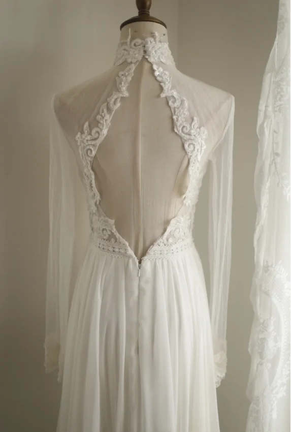Vintage French Turtleneck Long Sleeve Chiffon Mesh Splicing Elegant Floor-Length Wedding Dress P2816 - Image 3