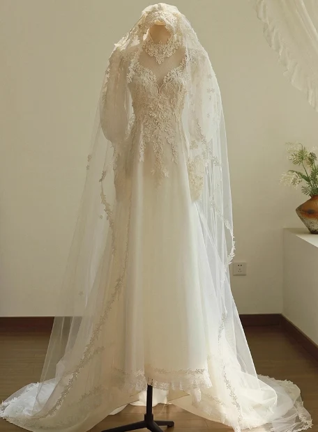 Vintage Lace Simple French Tulle Wedding Dress with Train P2659 - Image 2