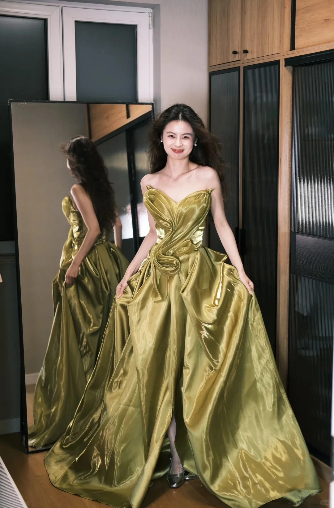 Vintage Strapless 3D Twist Split Shiny Satin Train Prom Dress Evening Dress P4768 - Image 3