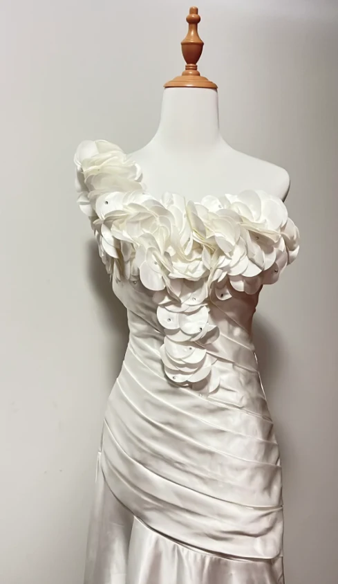 Vintage White Mermaid One-Shoulder Neckline Petal Pleated Satin Long Prom Dress Evening Dress P4112 - Image 3