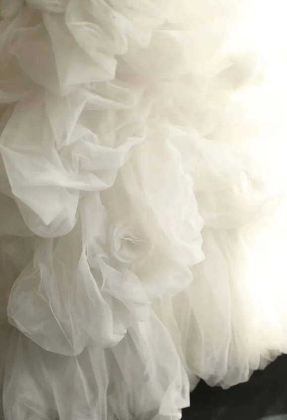 White sling heavy irregular multi-layered skirt mesh fluffy princess wedding dress P2832 - Image 4